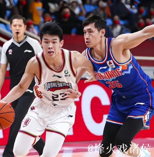 广东3人被罚下不敌江苏 林崴22+7同曦胜四川 广东3人被罚下不敌江苏 林崴22+7同曦胜四川