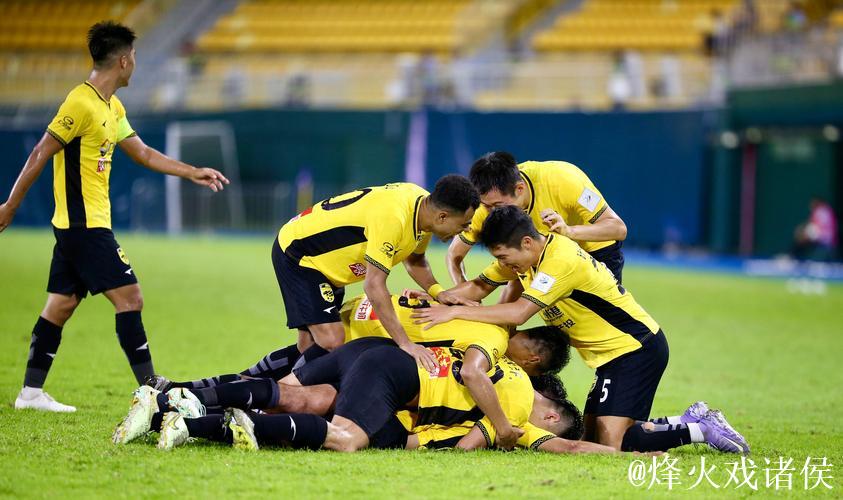 连胜两支中超球队 广州豹队晋级足协杯八强 连胜两支中超球队 广州豹队晋级足协杯八强