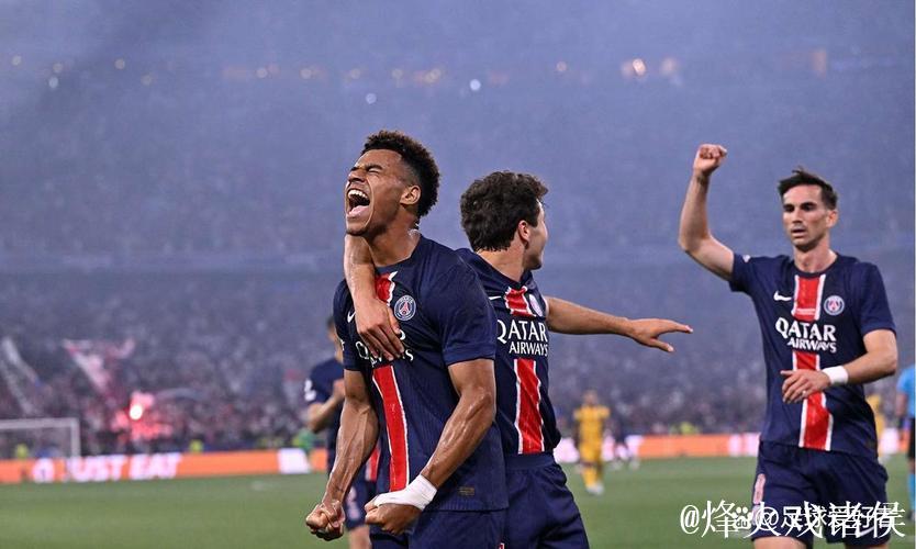 法甲-登贝莱杜埃传射建功 巴黎4-1里尔取10连胜 法甲-登贝莱杜埃传射建功 巴黎4-1里尔取10连胜